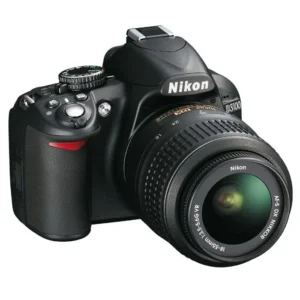 NIKON D3100 + AF-S DX 18-55 VR Reflex
